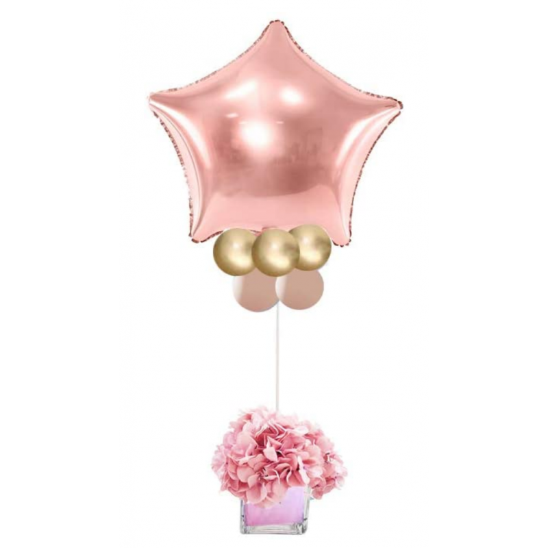 Centrotavola floreale di palloncini con stella rosa