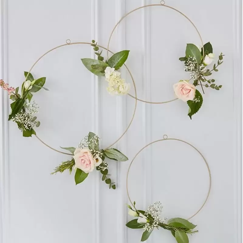 Cerchi decorativi sospesi in metallo oro 3 pz.30 - 40 -50 cm 652851 340071