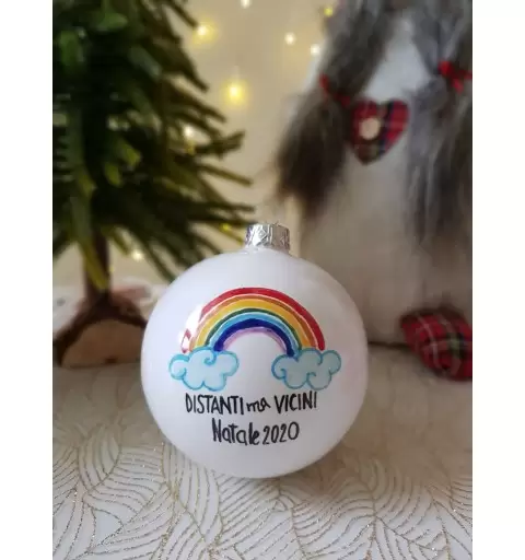 PALLINA ARCOBALENO DISTANTI MA VICINI DECORATA A MANO CON CONFEZIONE REGALO