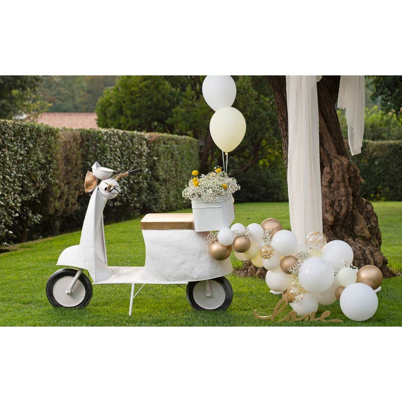 Scooter bianco con dettagli oro 28916 1230 x 740 x 1000 mm per allestimenti matrimonio vintage