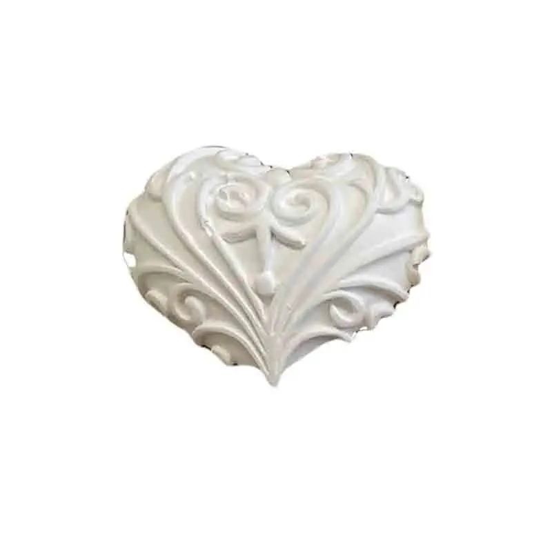 gessetto Cuore grande con ghirigori 6 x 4 cm BI-MAC11