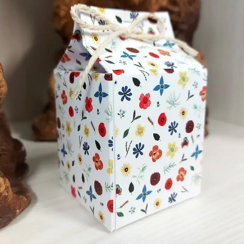 Scatolina in cartoncino milk prato fiorito 5,5 cm  x 6 m