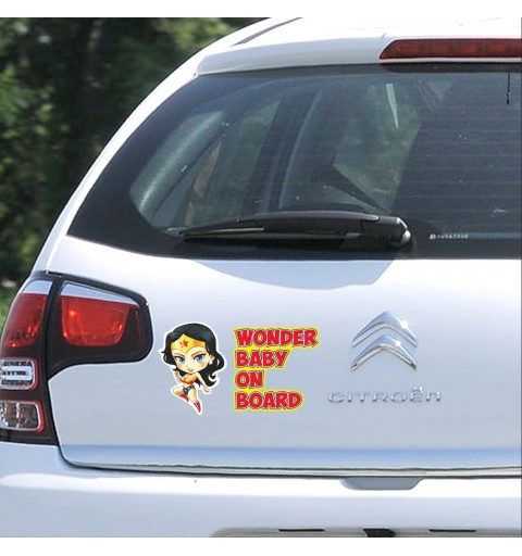 adesivo BABY ON BOARD per auto wonder woman