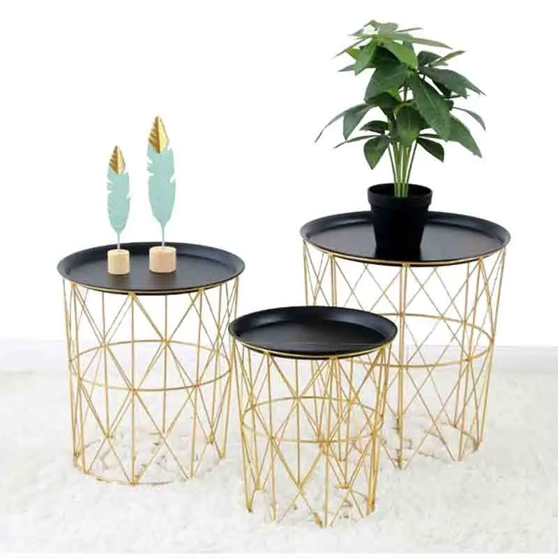 set tre cestini / tavolini in metallo oro 02772
