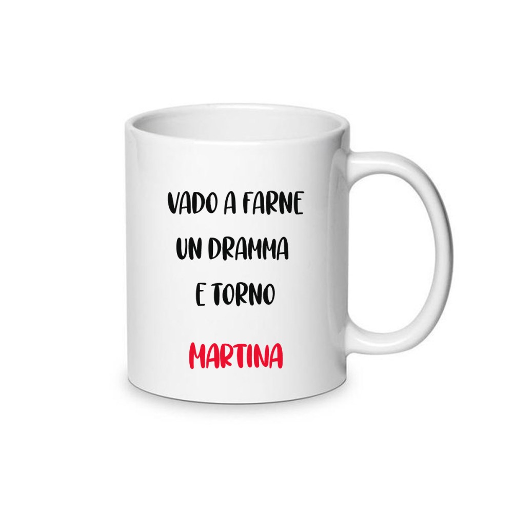 Tazza "Dramma" con descrizione divertente personalizzabile