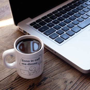 Tazza Divertente da Ufficio - Tazza " Sono in Call ma Dimmi "