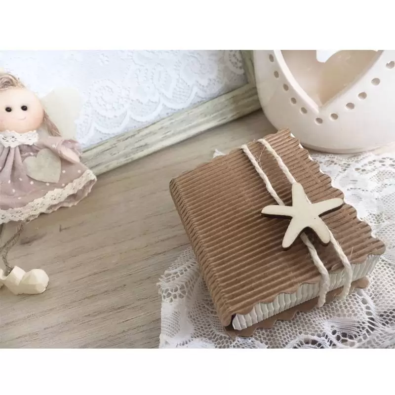 SEGNAPOSTO PORTACONFETTI LIBRO CON STELLA IN LEGNO KIT 20 PZ