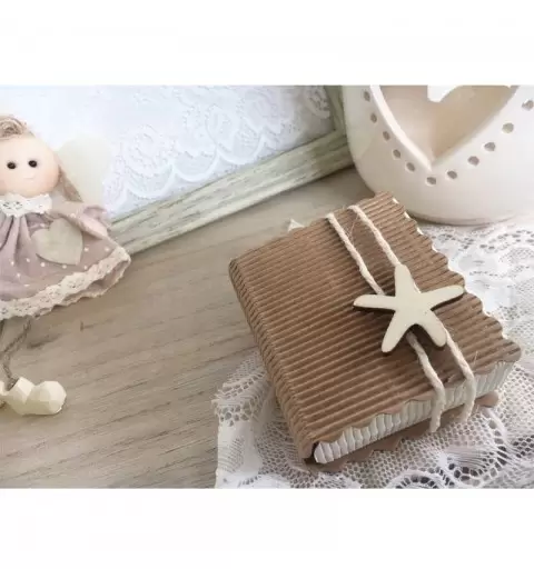 SEGNAPOSTO PORTACONFETTI LIBRO CON STELLA IN LEGNO KIT 20 PZ