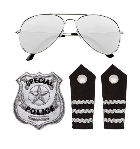 Occhiali controspalline e distintivo da poliziotto