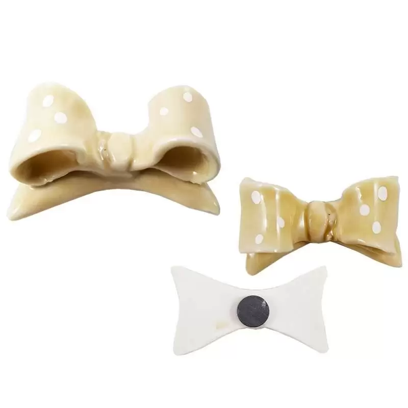 Fiocchi beige di ceramica magnete con pois - 12 pz