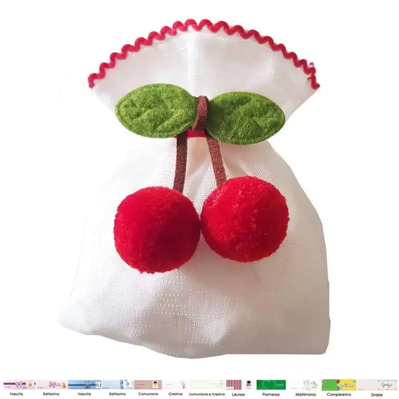 Sacchetti e ciliegie rosse