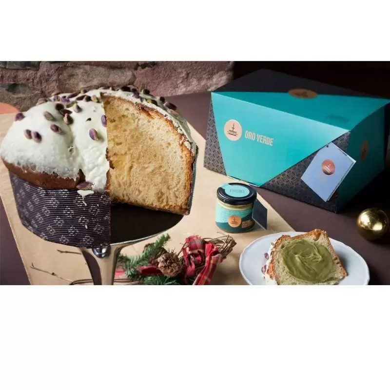Panettoni da regalare con buste e shopper