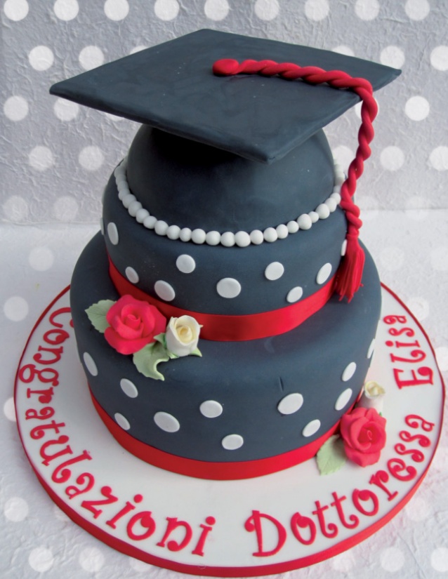 Torta per laurea: 10 idee torta eleganti con pasta da zucchero e  decorazioni - Irpot