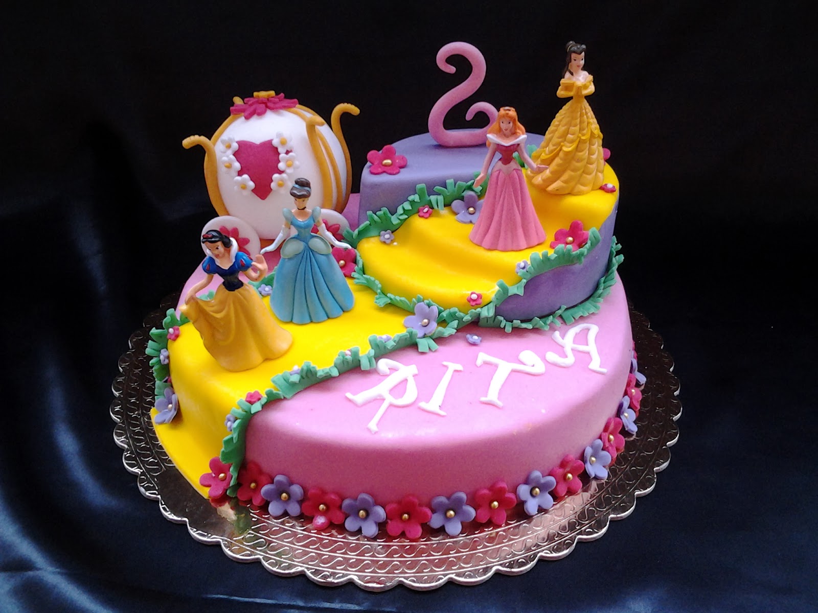 Torta Principesse Disney - 8 meraviglie scintillanti da gustare! - Irpot