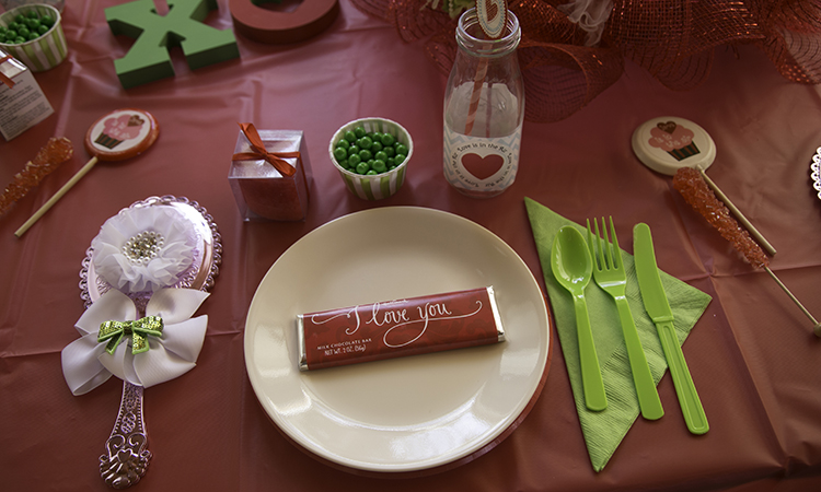 tavola decorata per san valentino