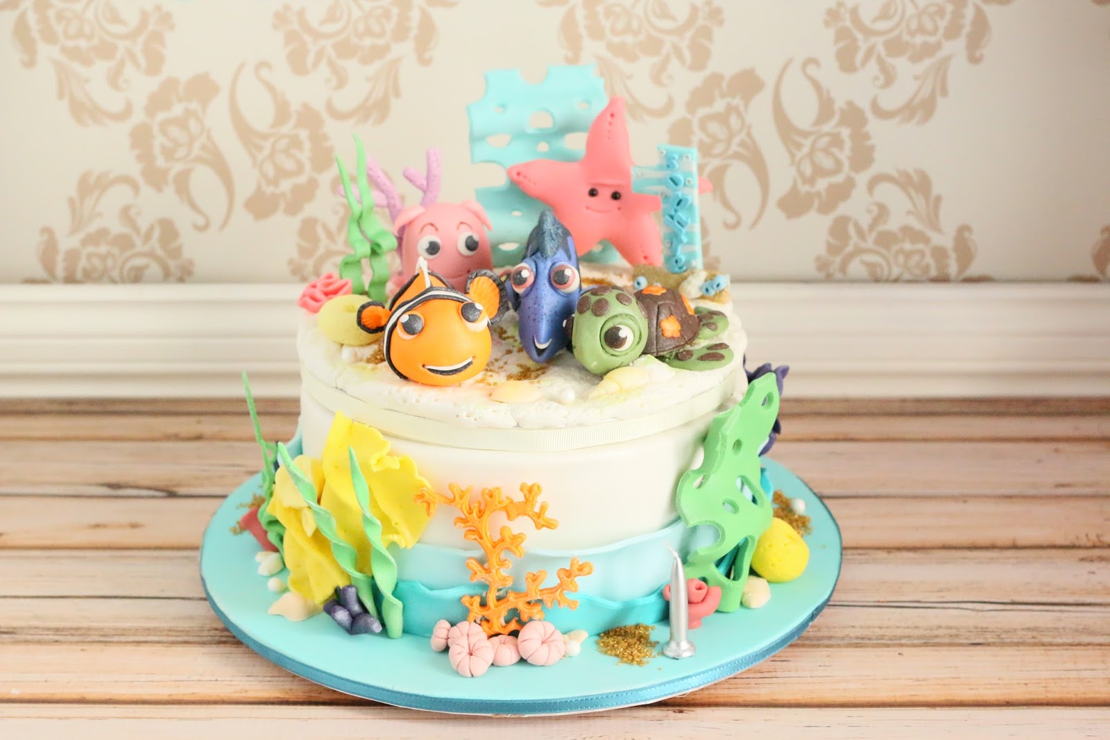Torta 5 personaggi Nemo, Dory, Squirt, Peach e Pearl